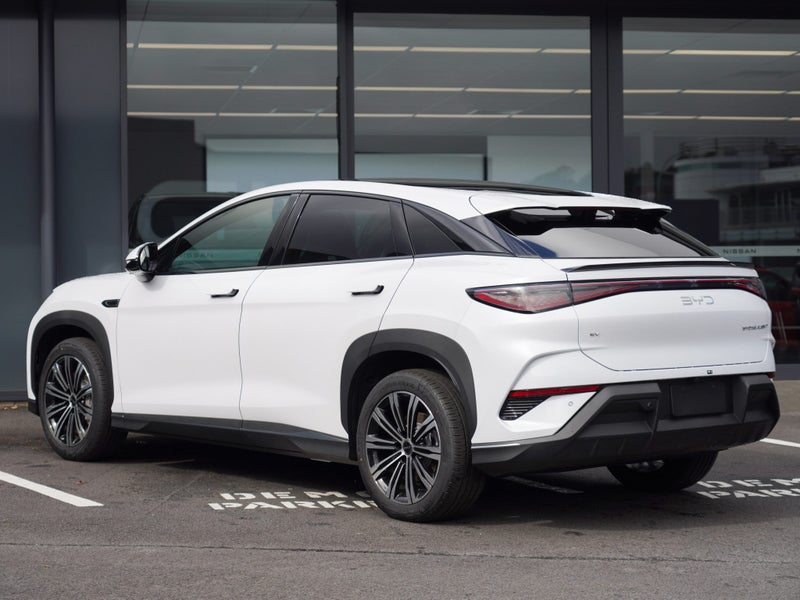 2025 BYD Sealion 7 Premium 2WD SUV image 3