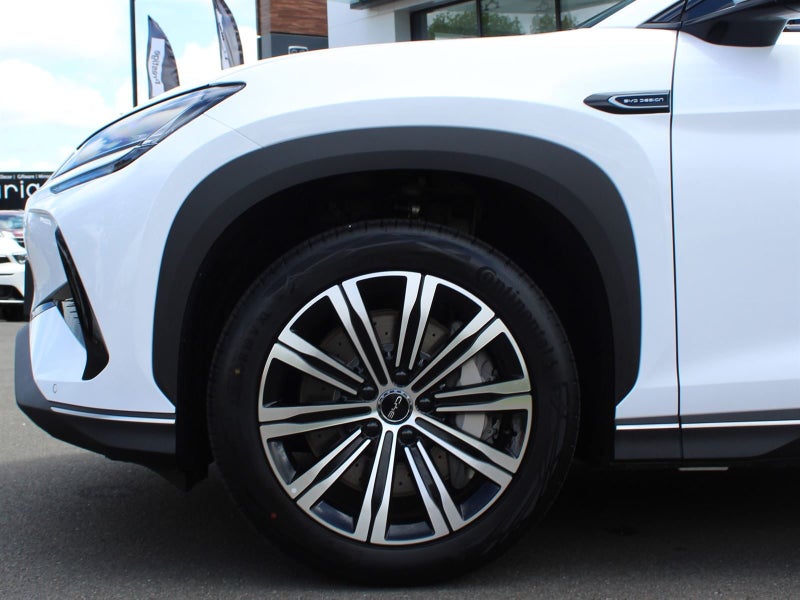 2025 BYD Sealion 7 Premium 2WD SUV image 2