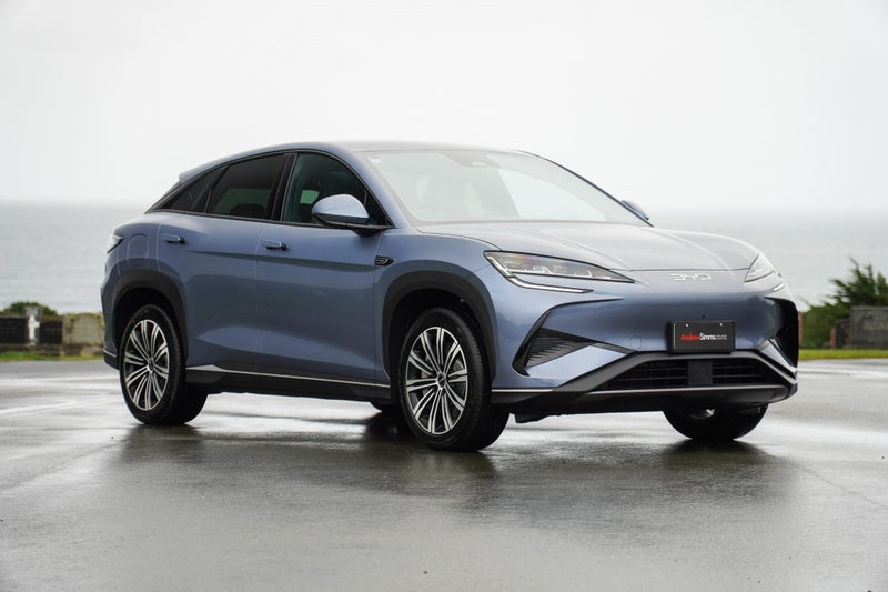 2025 BYD Sealion 7 Premium 2Wd Suv image 1