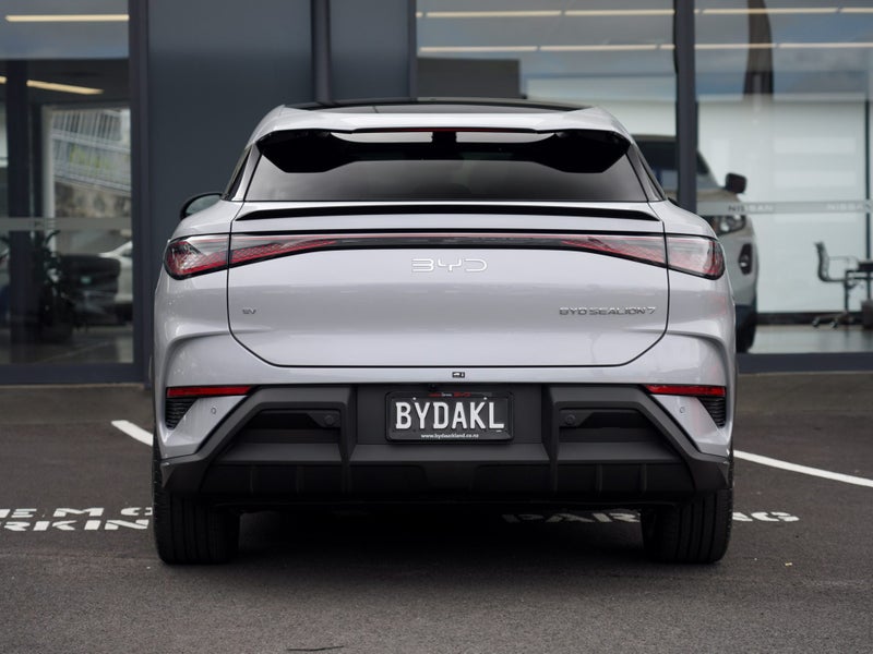 2025 BYD Sealion 7 Premium 2WD SUV image 5