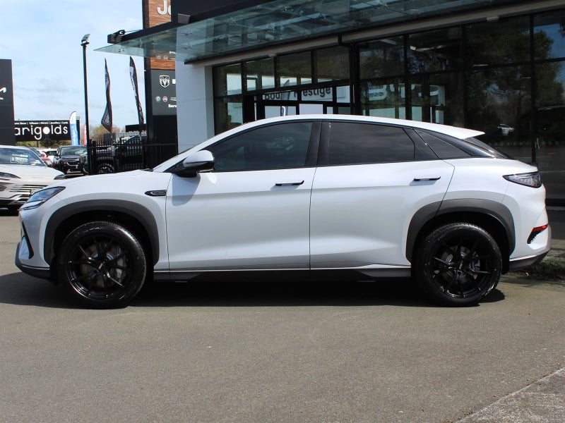 2025 BYD Sealion 7 Premium 2WD SUV image 3