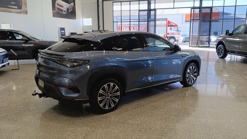 2025 BYD Sealion 7 Premium 2Wd Suv image 3