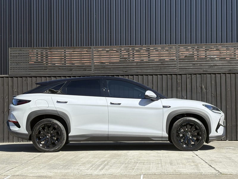 2025 BYD Sealion 7 Premium Black Edition image 2