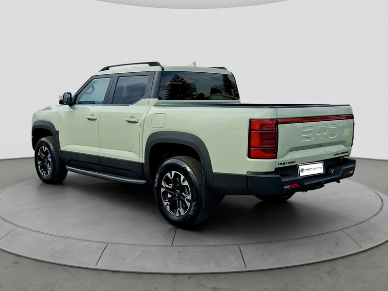2025 BYD Shark 6 4WD PHEV UTE image 2