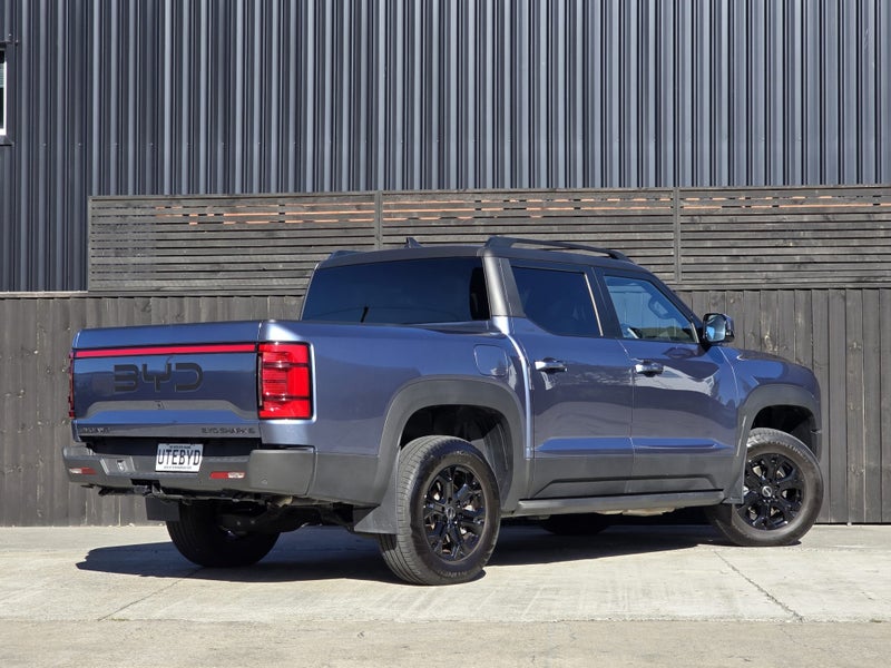 2025 BYD Shark 6 Premium image 3