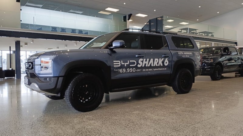 2025 BYD Shark 6 Premium 1.5T Phev Aw image 3