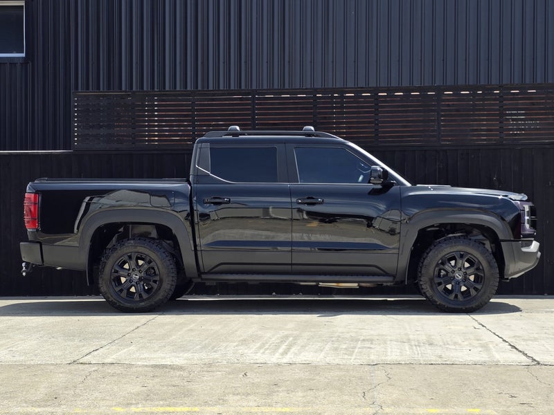 2025 BYD Shark 6 Premium Black Edition image 2