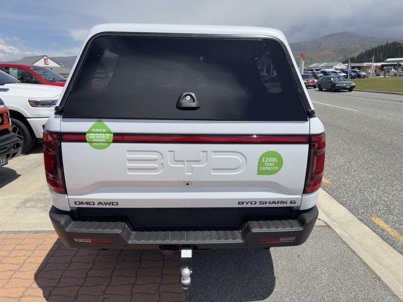 2025 BYD Shark 6 Premium PHEV AWD image 5