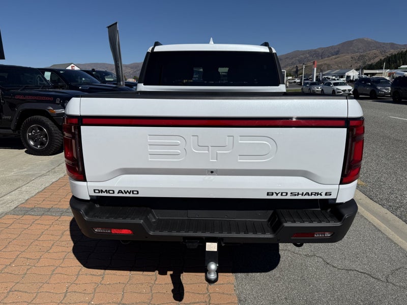 2025 BYD Shark 6 Premium PHEV AWD image 5