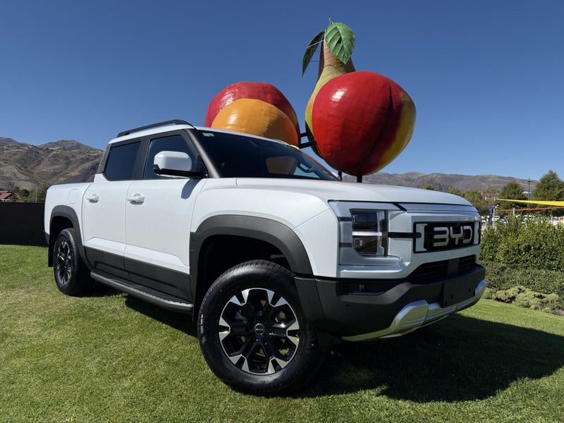 2025 BYD Shark 6 Premium PHEV AWD image 1