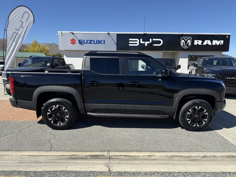 2025 BYD Shark 6 Premium PHEV AWD image 3