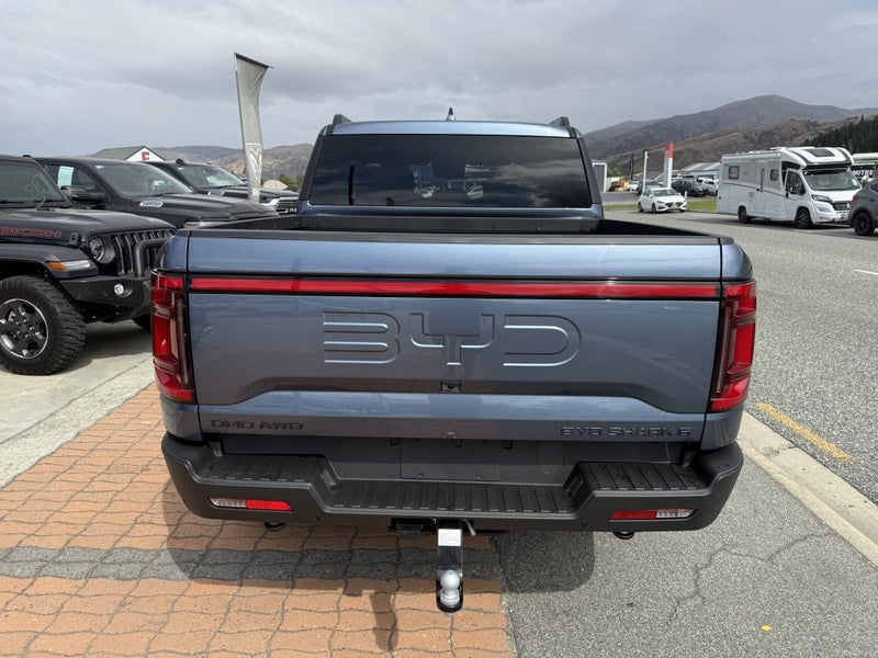 2025 BYD Shark 6 Premium PHEV AWD image 5