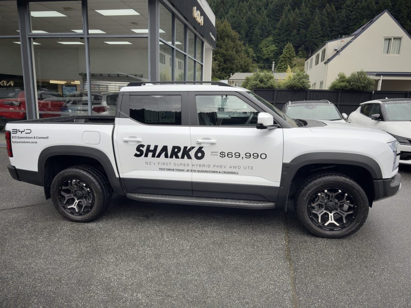 2025 BYD Shark 6 Premium PHEV AWD image 3