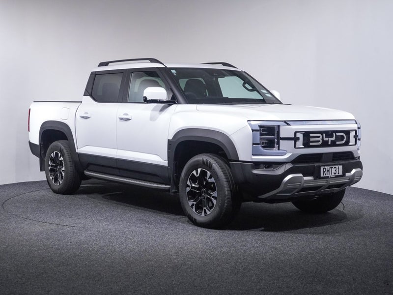 2025 BYD Shark 6 Premium PHEV UTE image 1