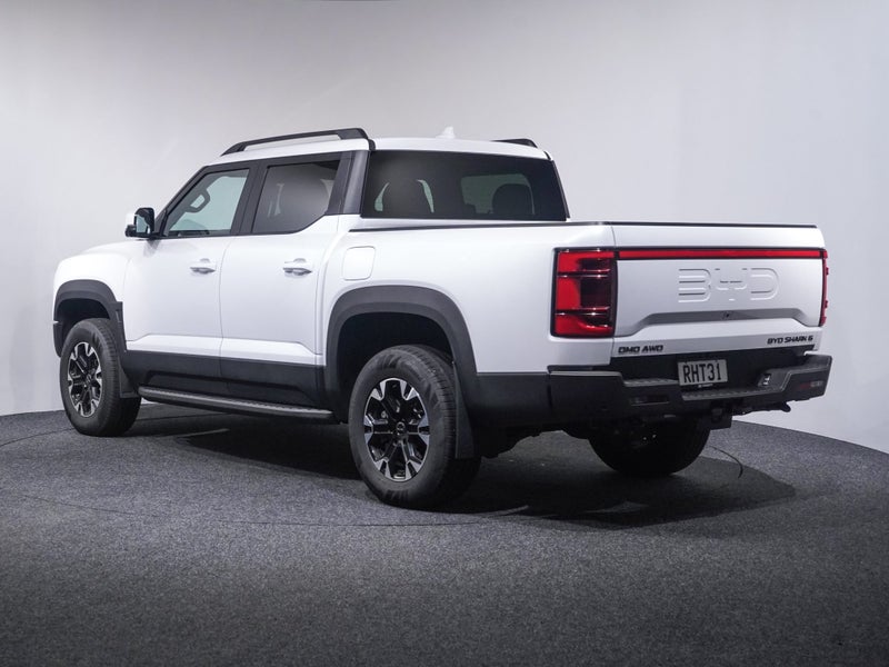 2025 BYD Shark 6 Premium PHEV UTE image 2