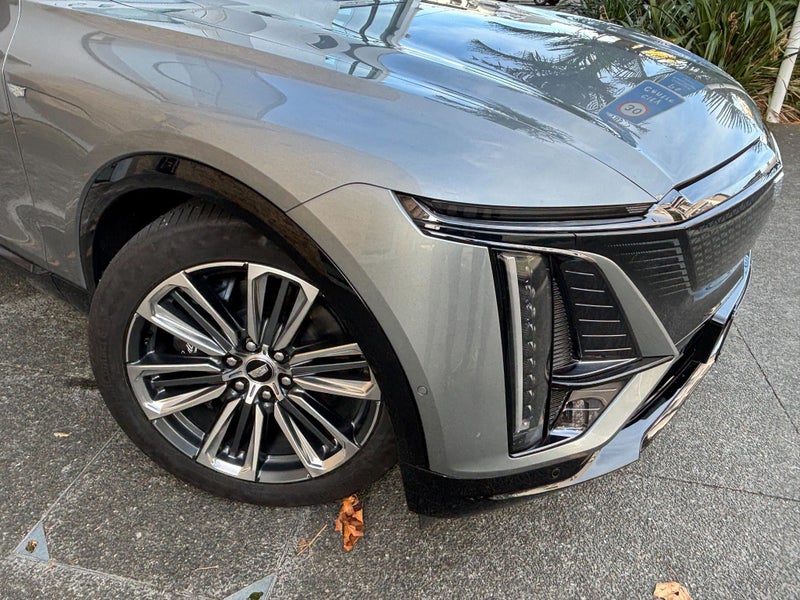 2025 Cadillac LYRIQ Sport image 2
