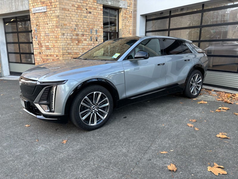 2025 Cadillac LYRIQ Sport image 4