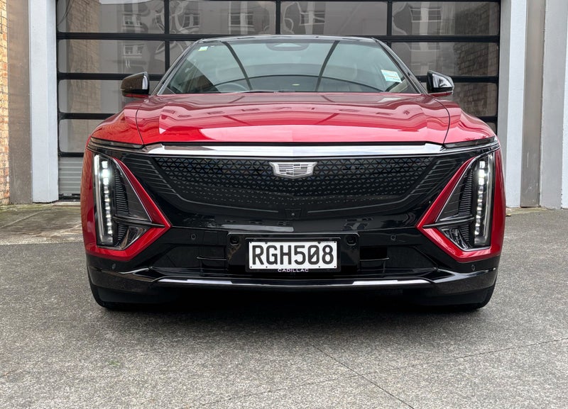 2025 Cadillac LYRIQ Sport image 2