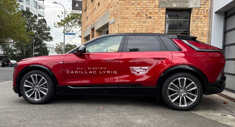 2025 Cadillac LYRIQ Sport image 4