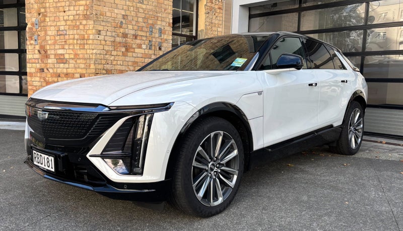 2025 Cadillac LYRIQ Sport image 2