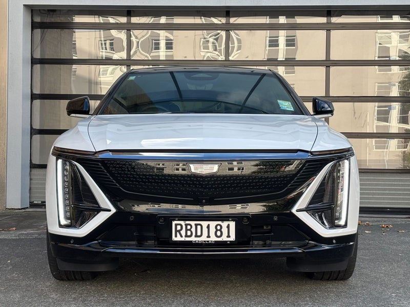 2025 Cadillac LYRIQ Sport image 3