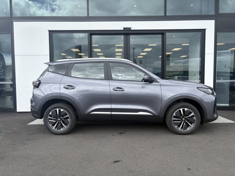 2025 Chery Tiggo 4 UL 1.5PHT/HD Urban image 2