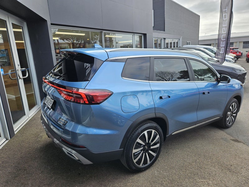 2025 Chery Tiggo 8 ULTIMATE PHEV/7 Seater image 2