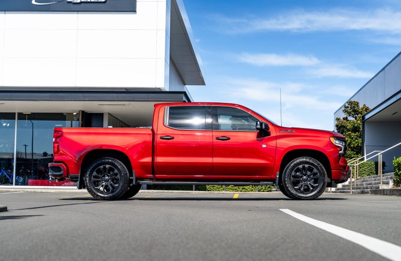 2025 Chevrolet Silverado 1500 LTZ Prem Tech Pack image 3