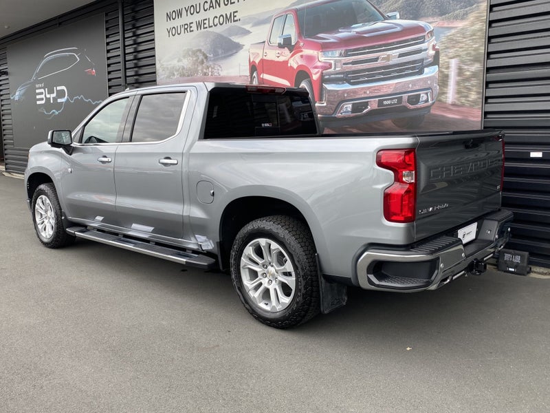 2025 Chevrolet Silverado 1500 LTZ Premium image 5