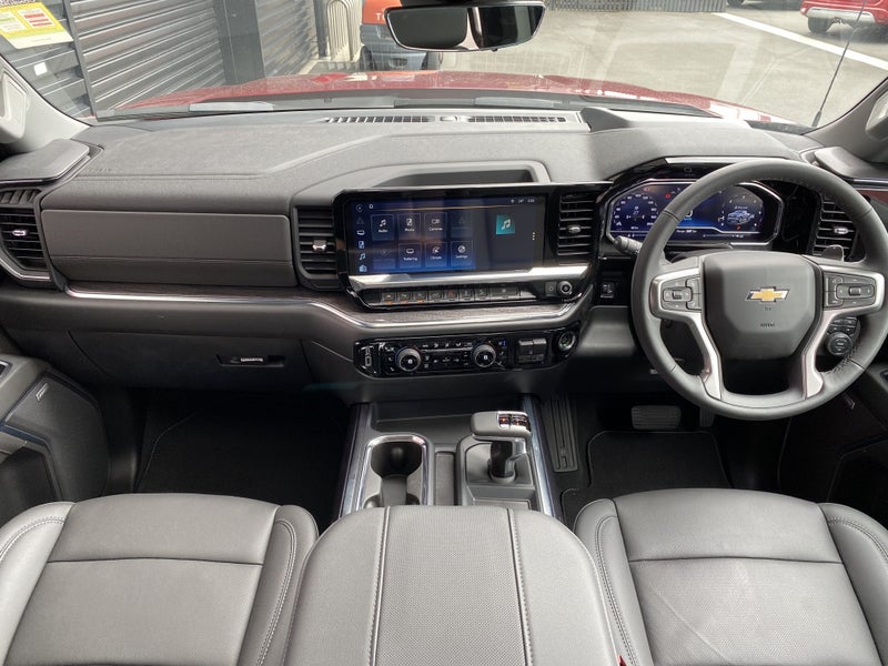 2025 Chevrolet Silverado 1500 LTZ Premium Tech... image 3