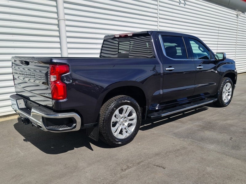 2025 Chevrolet Silverado 1500 LTZ Premium Tech... image 3