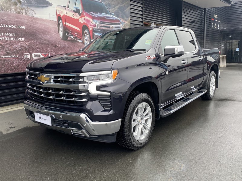2025 Chevrolet Silverado 1500 LTZ Premium Tech... image 3