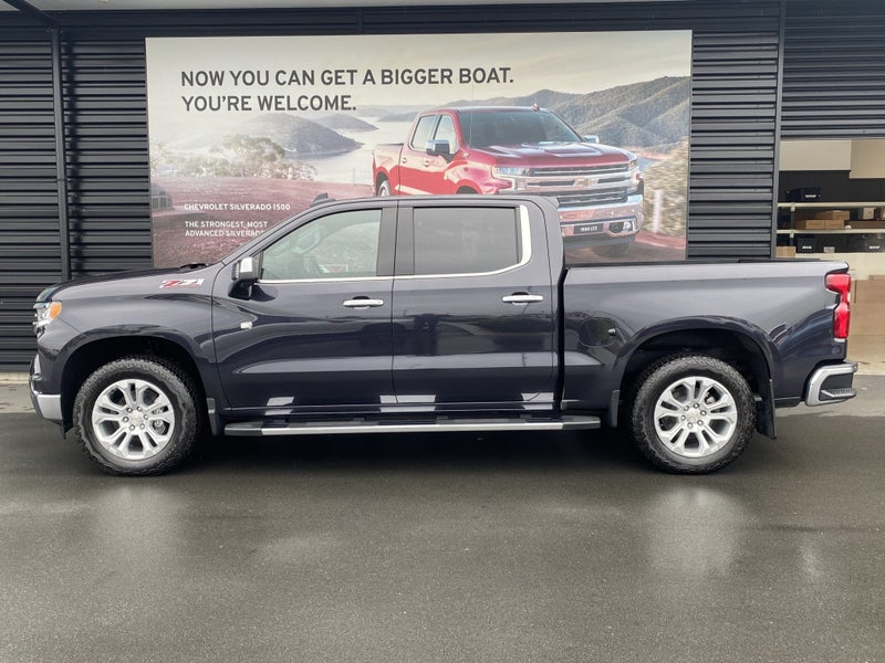2025 Chevrolet Silverado 1500 LTZ Premium Tech... image 4