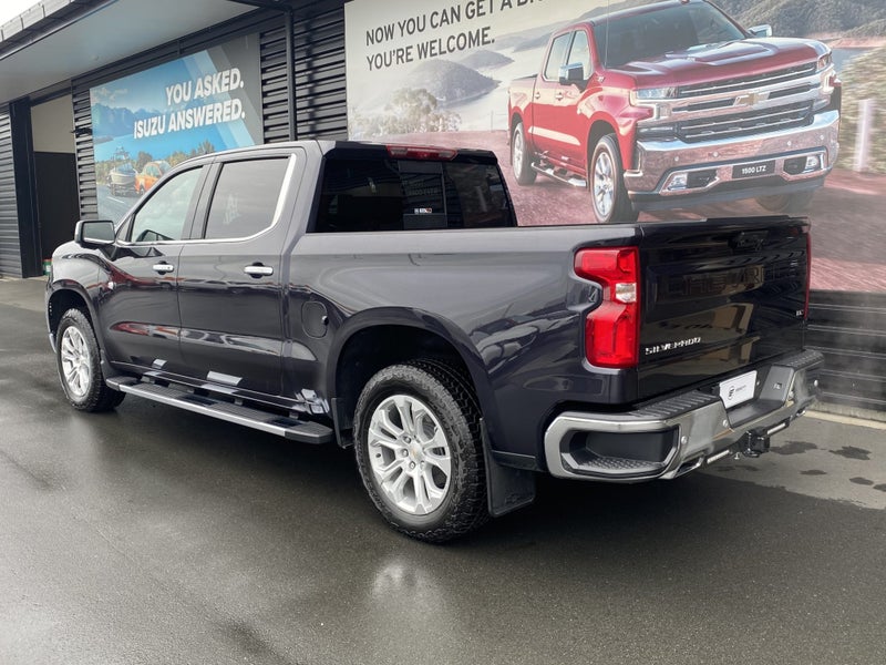 2025 Chevrolet Silverado 1500 LTZ Premium Tech... image 5
