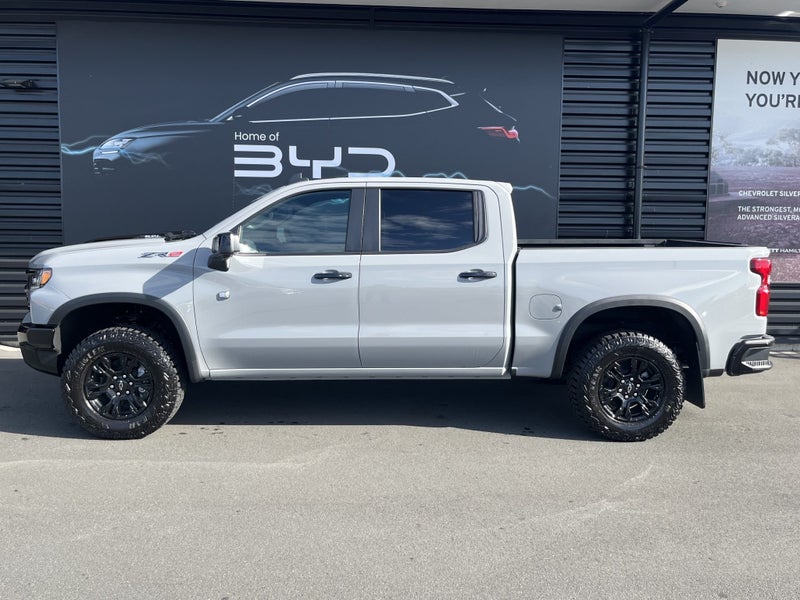2025 Chevrolet Silverado 1500 - ZR2 image 4