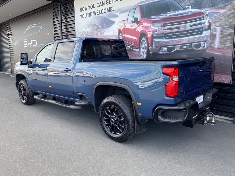 2025 Chevrolet Silverado 2500 HD LTZ Premium image 2