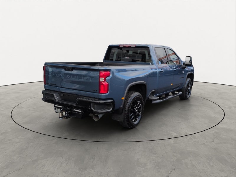 2025 Chevrolet Silverado 4x4 2500 HD LTZ Premium image 3
