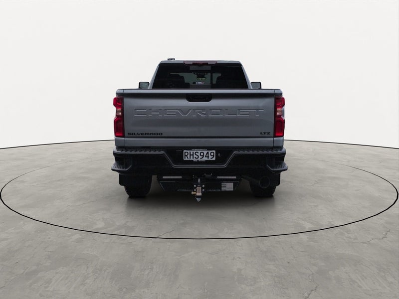 2025 Chevrolet Silverado 4x4 2500 HD LTZ Premium image 4