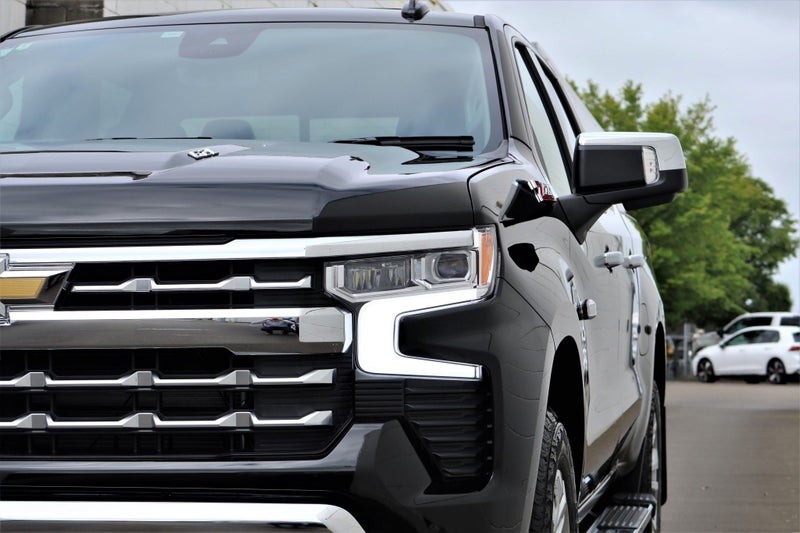 2025 Chevrolet Silverado GMSV Silverado 1500 4x... image 2