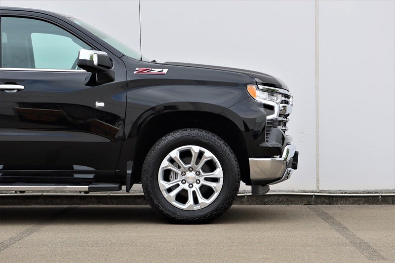 2025 Chevrolet Silverado GMSV Silverado 1500 4x... image 3