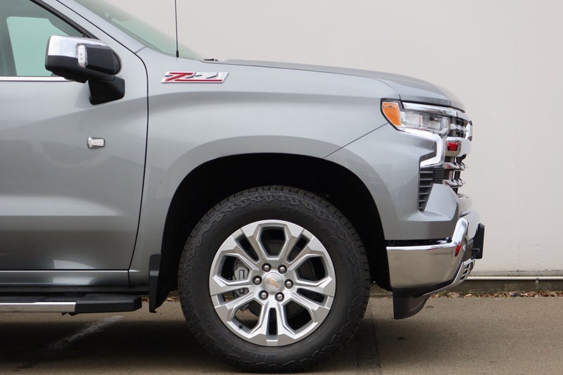 2025 Chevrolet Silverado GMSV Silverado 1500 LT... image 3