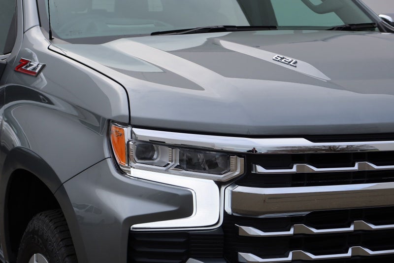 2025 Chevrolet Silverado GMSV Silverado 1500 LT... image 4
