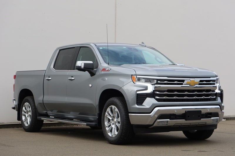 2025 Chevrolet Silverado GMSV Silverado 1500 LT... image 5
