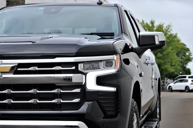 2025 Chevrolet Silverado GMSV Silverado 1500 LT... image 2