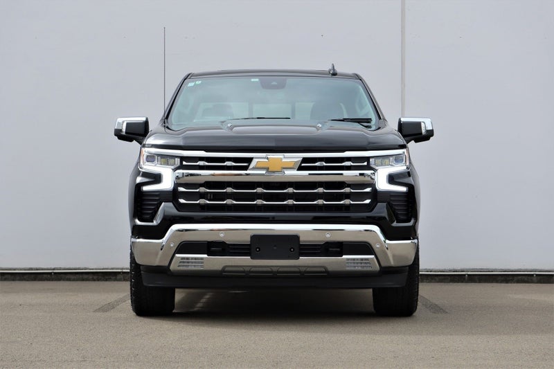 2025 Chevrolet Silverado GMSV Silverado 1500 LT... image 5