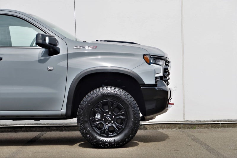 2025 Chevrolet Silverado GMSV Silverado 1500 ZR2 image 2