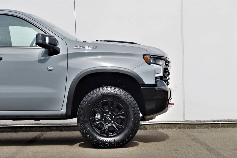 2025 Chevrolet Silverado GMSV Silverado 1500 ZR2 image 2