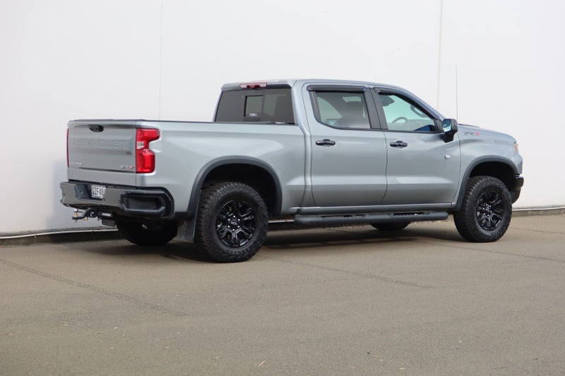 2025 Chevrolet Silverado GMSV Silverado 1500 ZR2 image 3