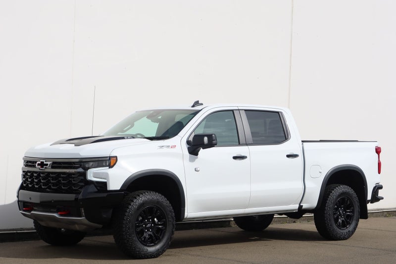 2025 Chevrolet Silverado GMSV Silverado 1500 ZR2 image 3