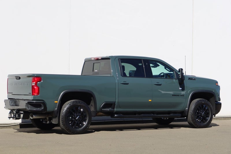 2025 Chevrolet Silverado GMSV Silverado 2500 HD... image 3